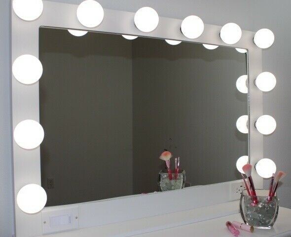 Xl 40 X 28 Hollywood Style Lighted Vanity Makeup Mirror, Sale!!!