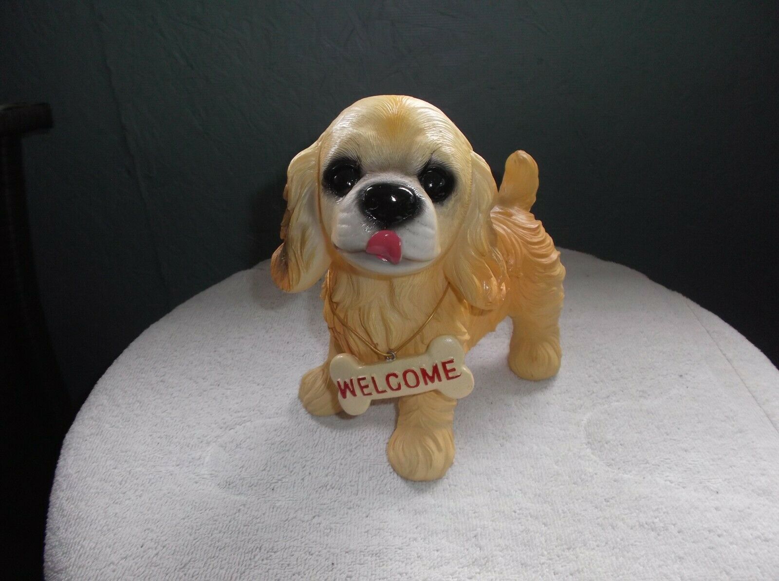 Labrador Retriever Dog Statue - That Said Welcome
